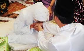 13 Cara Menjadi Suami Terbaik  Menurut  Islam  dan Dalilnya 