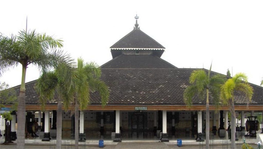 12 Masjid Tertua Di Indonesia Beserta Sejarahnya - DalamIslam.com